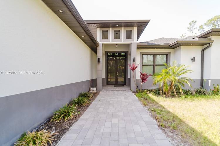 Beautiful, Single family home, Practically brand new, only 1 owner, this stunning 3 bedroom, 2 bathroom home offers modern design and high quality finishes throughout.