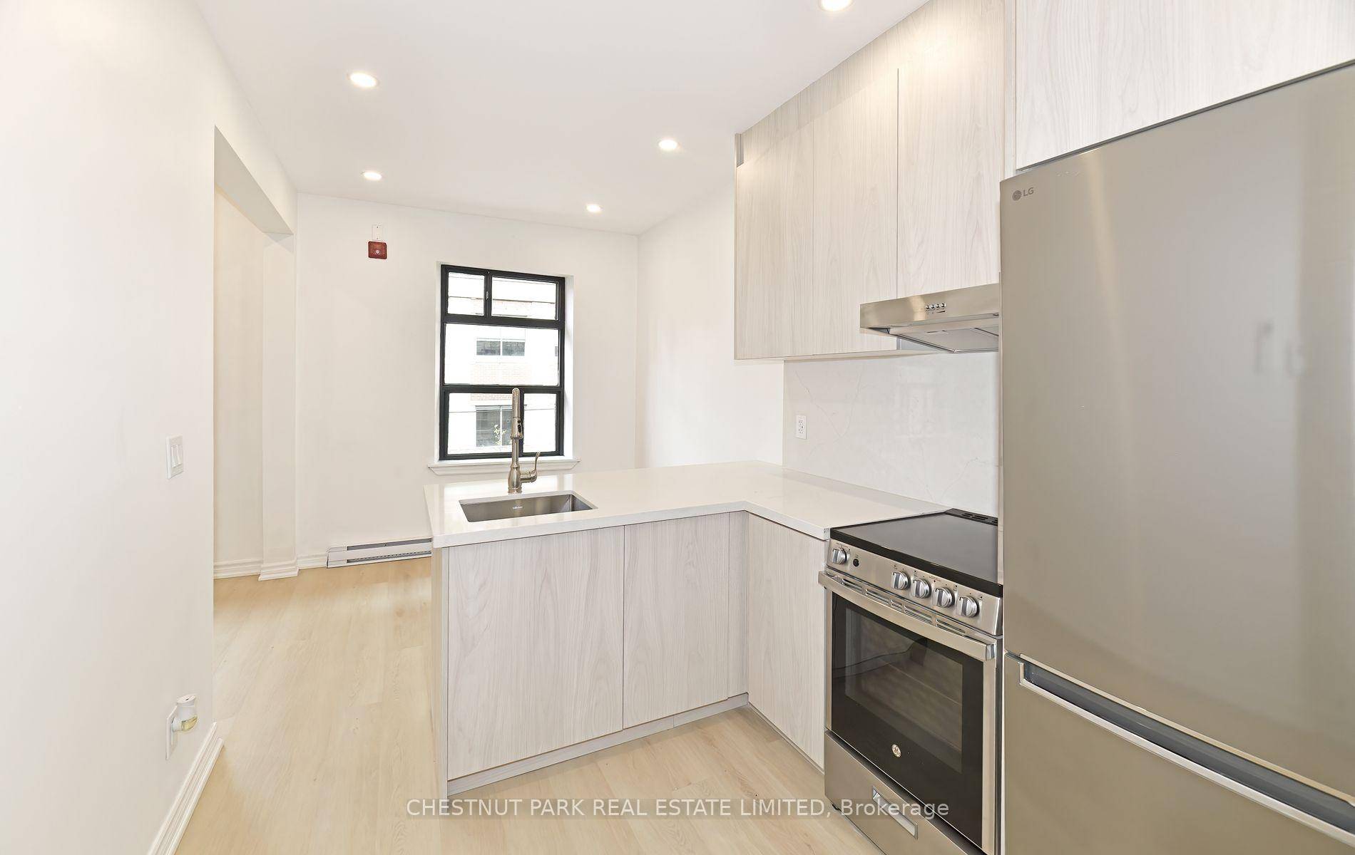 Live in the heart of downtown Toronto with this fully renovated 1 bedroom, 1 bathroom suite ideally located above a quiet commercial space at King Street East and Jarvis Street.