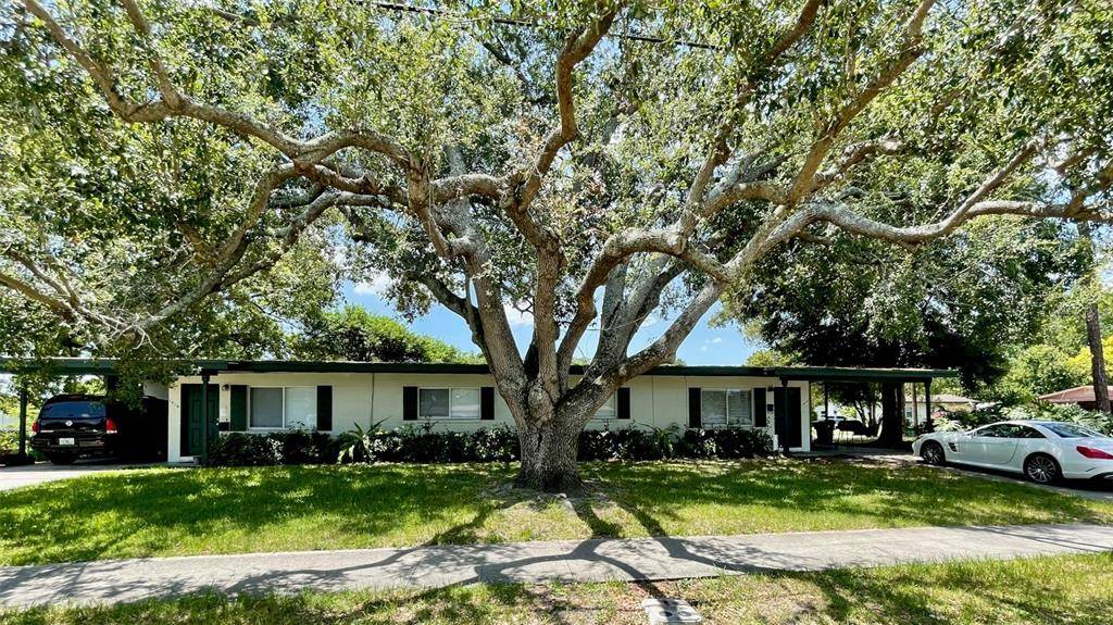 Well maintained block duplex with two 2BR 1BA units.