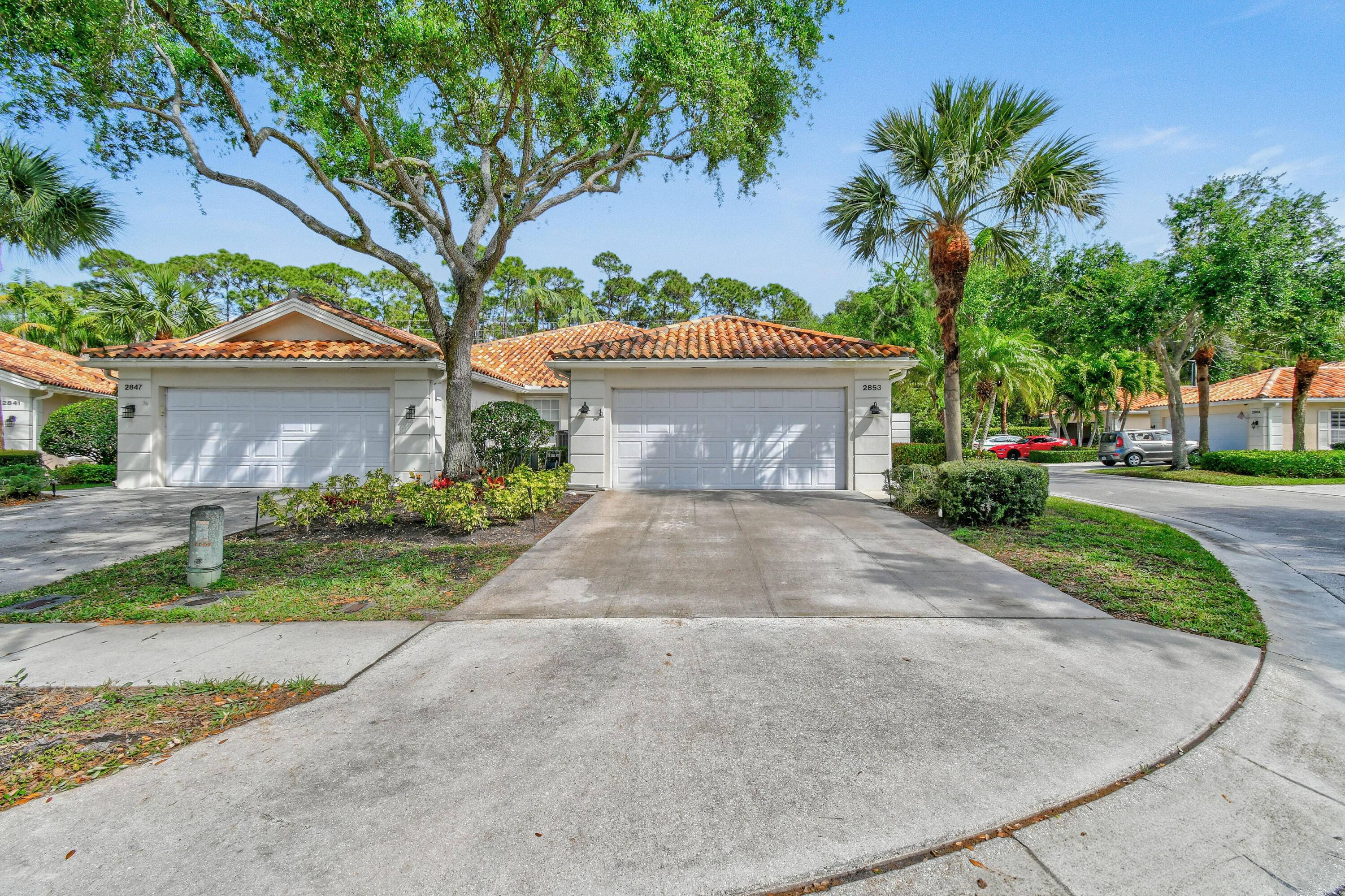 PRICED TO MOVE ! Bright, well maintained villa at the edge of the wildlife preserve in Riverwalk.