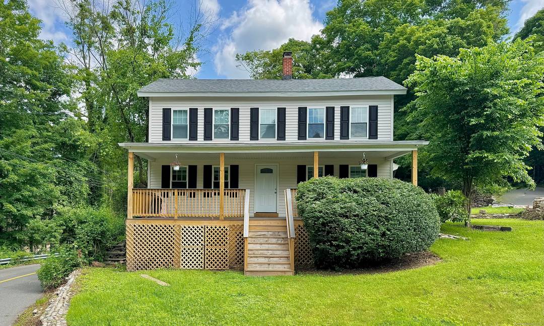 Beautifully Updated Colonial on a Quiet Street 4 Bed, 2.
