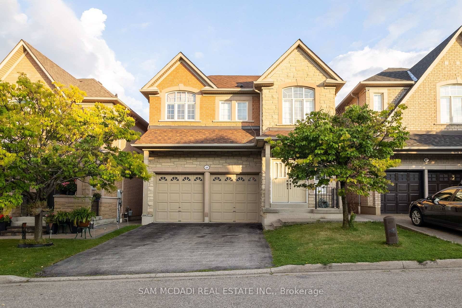 Welcome to this charming 4 2 bedroom 4 bathroom residence situated among a plethora of amenities, offering functionality and comfort in the vibrant community of Hurontario.