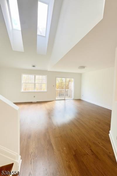 Discover this beautiful 3 level Berkshire model townhouse in Seasons Glen !