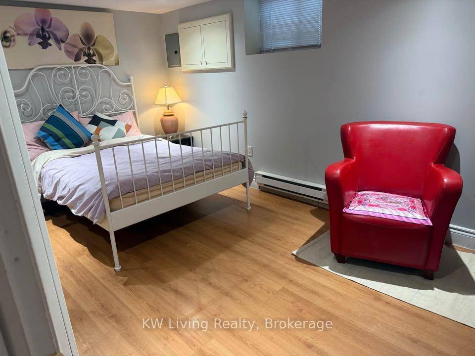 Furnished Spacious Bedroom available to lease.