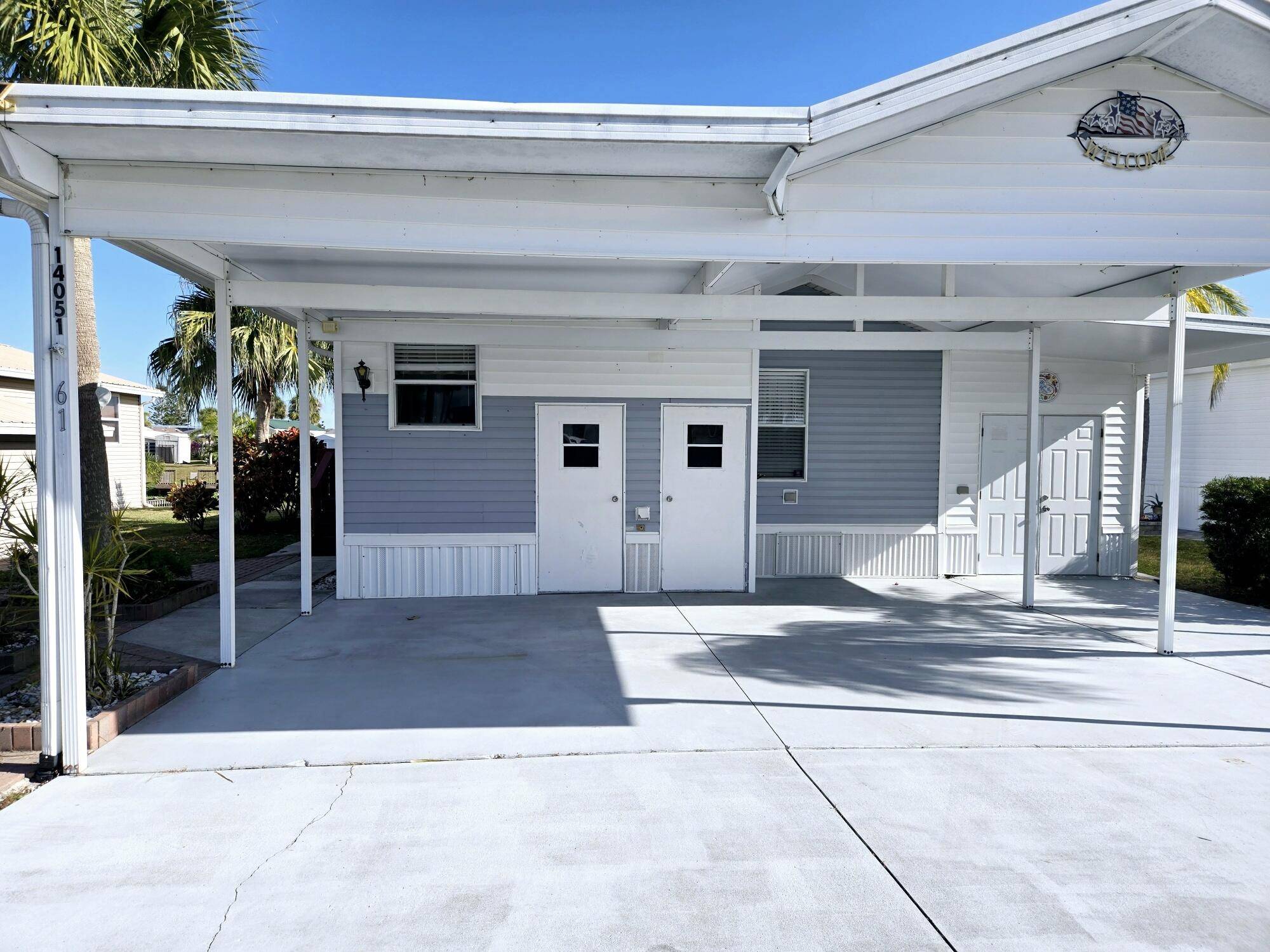2 bedroom 1 1 2 Bath in beautiful BLUE CYPRESS GOLF AND RV RESORT 55 COMMUNITY.