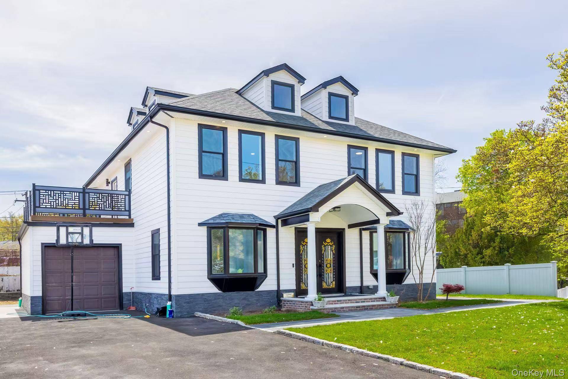 Brand New Luxury Construction 5 Bedrooms, 4 Bathrooms Approx.