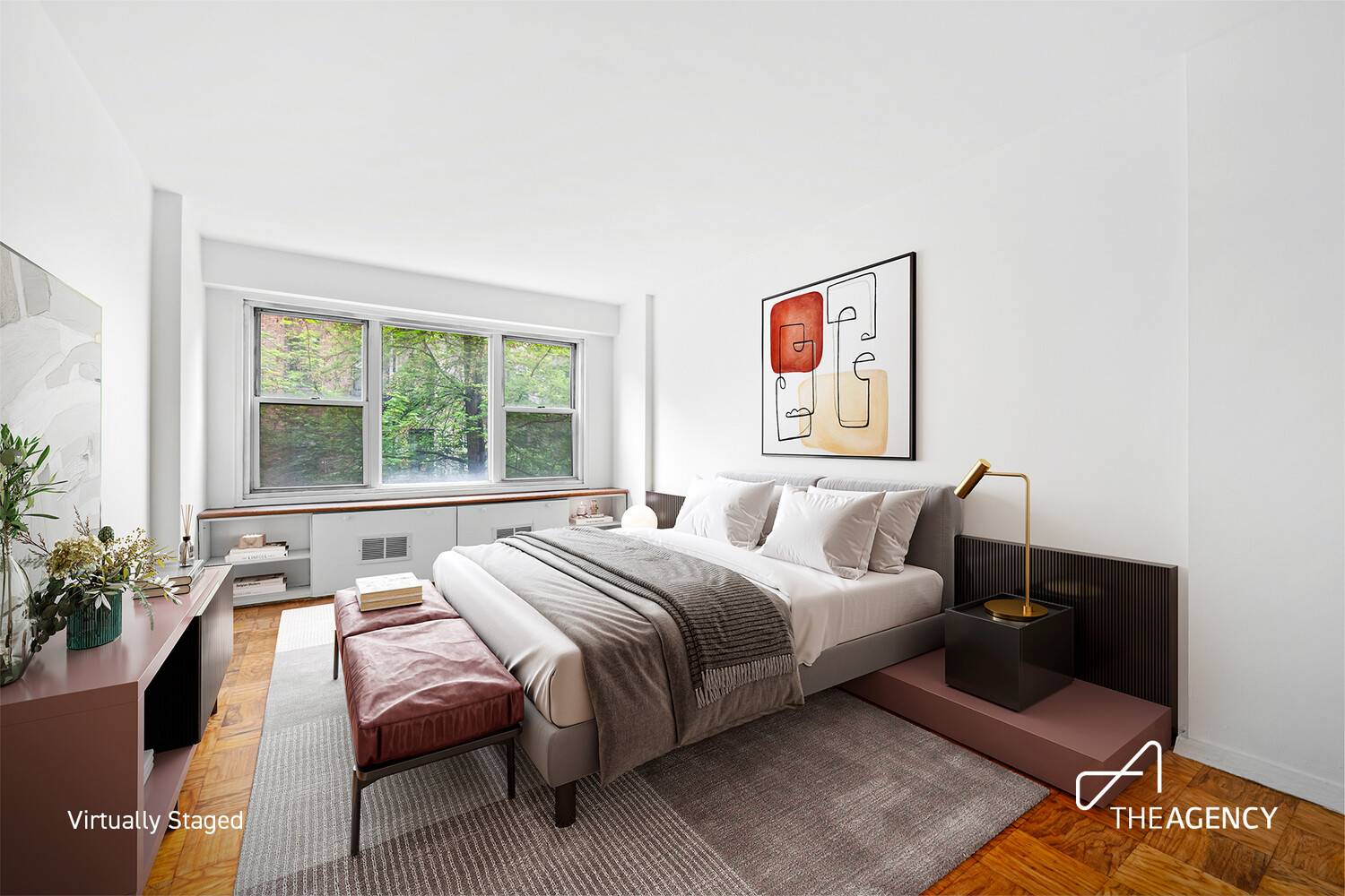 Move right into this very elegant apartment in a full service 24 hour doorman building with responsive and friendly staff.