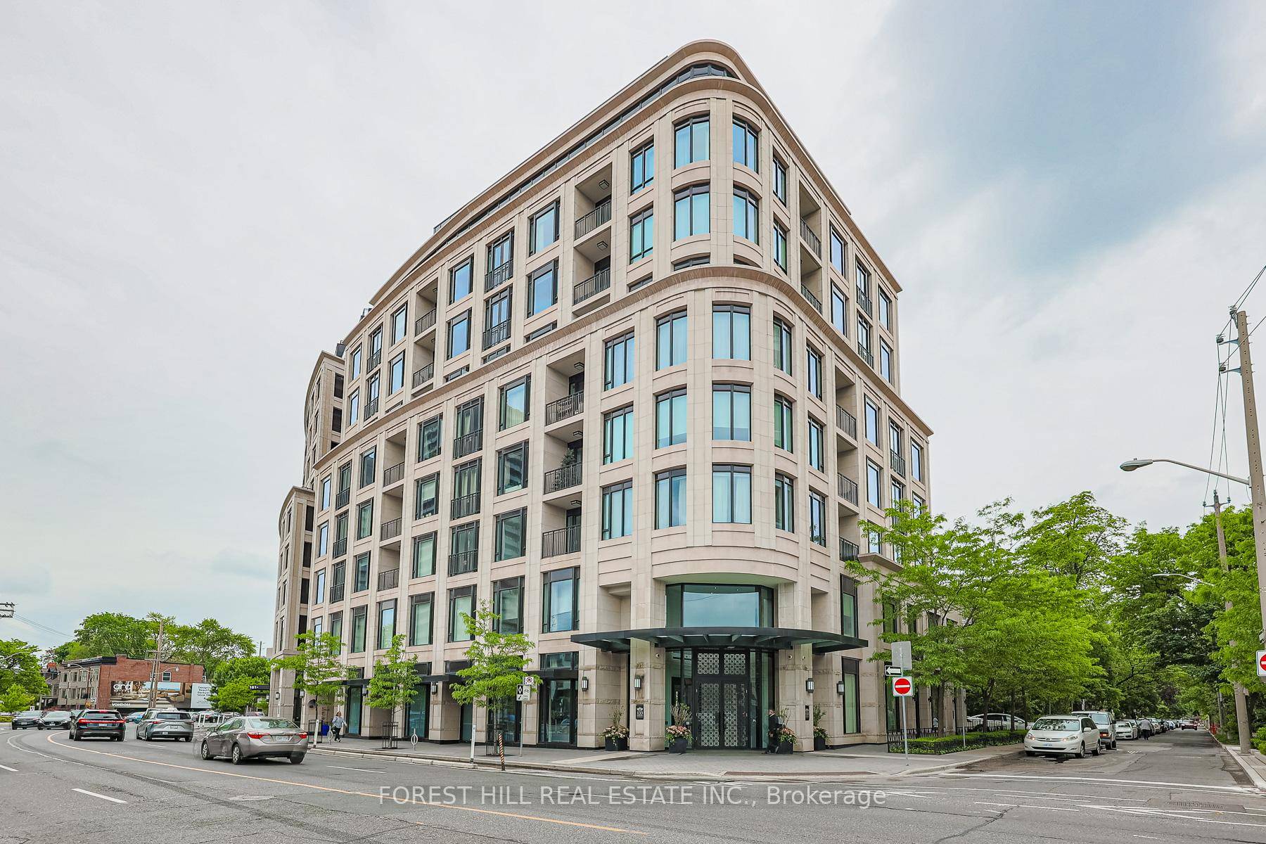 A Rare Offering in Iconic 133 Hazelton Avenue Timeless Elegance in the Heart of Yorkville Welcome to this coveted 1, 330 sq.