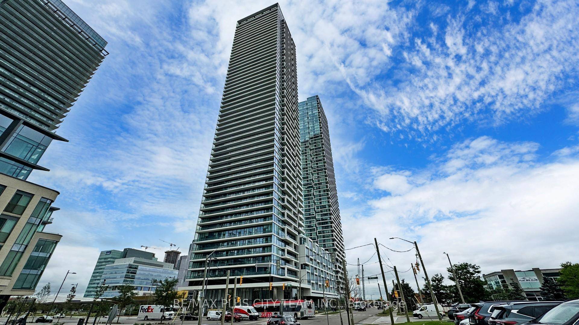 Welcome to contemporary urban living in the heart of Vaughan !