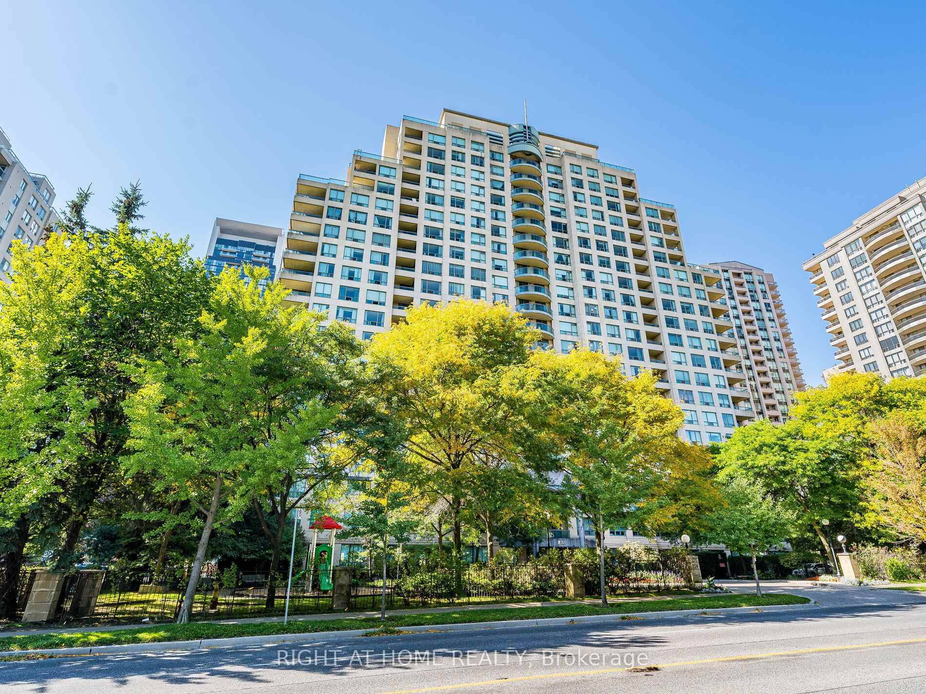 Rarely available sun filled 3 Bedroom, 3 Wash, 2 Balconies spacious1300 qsf unit on a high floor with unobstructed panoramic views from every room amp ; beautiful sunset view.