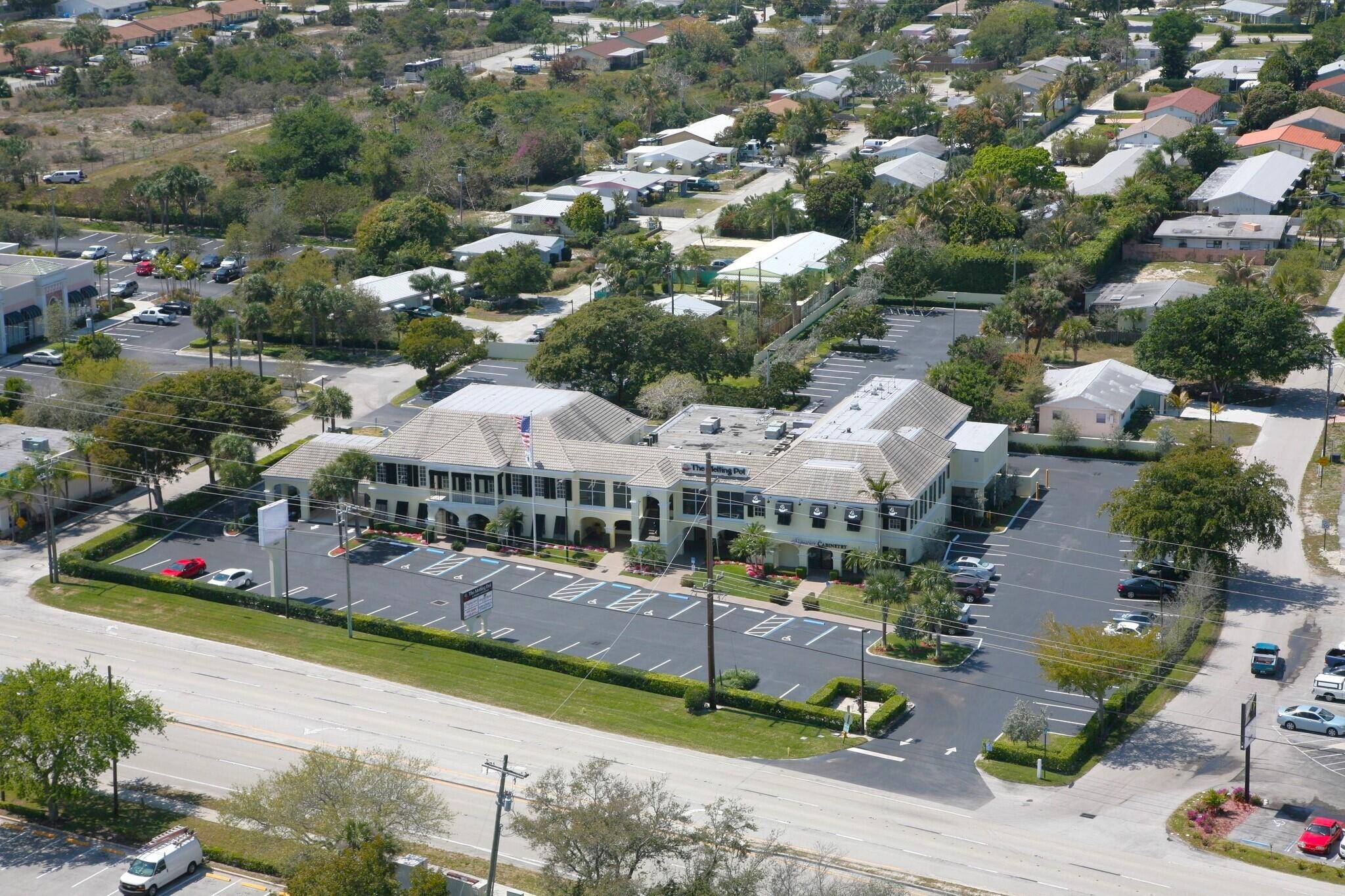 4, 280 SF fully furnished office sublease with multiple private offices, conference room, and a large bullpen area with 16 workstations.