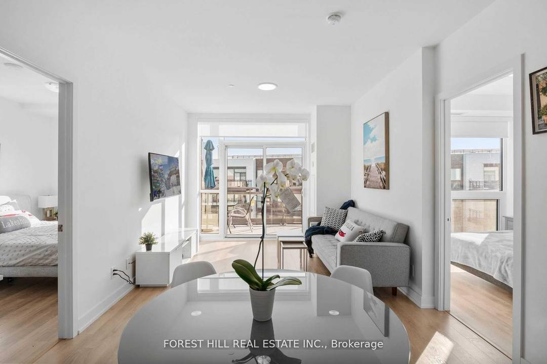 Welcome to your dream condo in the vibrant and scenic Friday Harbour Resort !