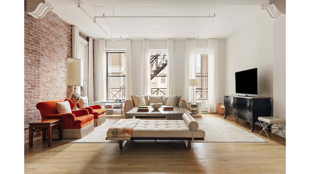 Welcome to Residence 5 at 722 Broadway, a stunning full floor loft in the heart of NoHo offering 3 bedrooms and 2 beautifully renovated bathrooms, complete with direct elevator access ...