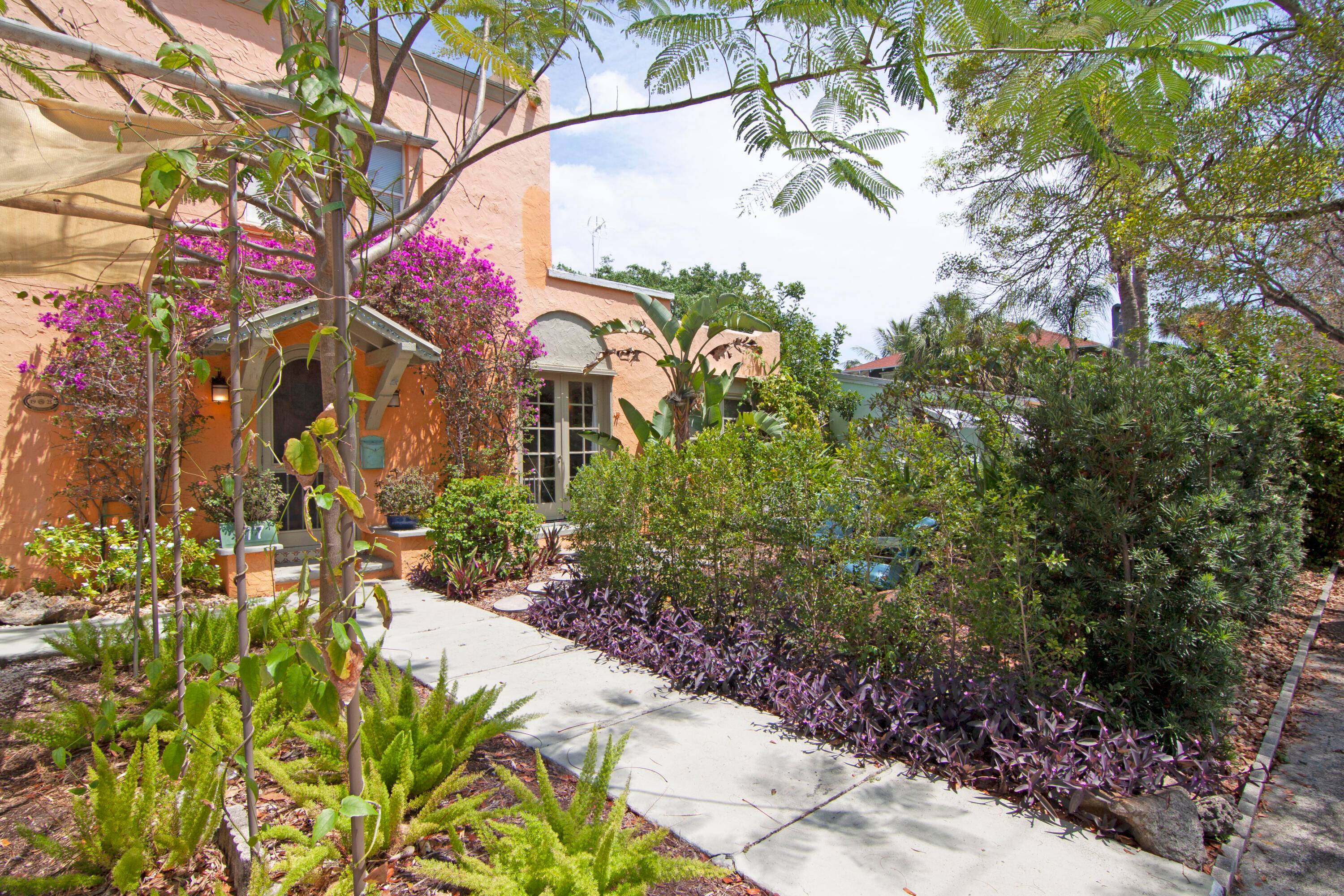 Gorgeous loved home on one of the most desirable locations in famous Old Northwood Historic neighborhood.