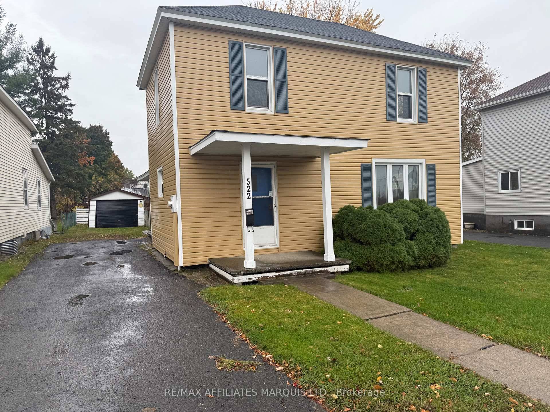 Spacious 4 bedroom with 1.