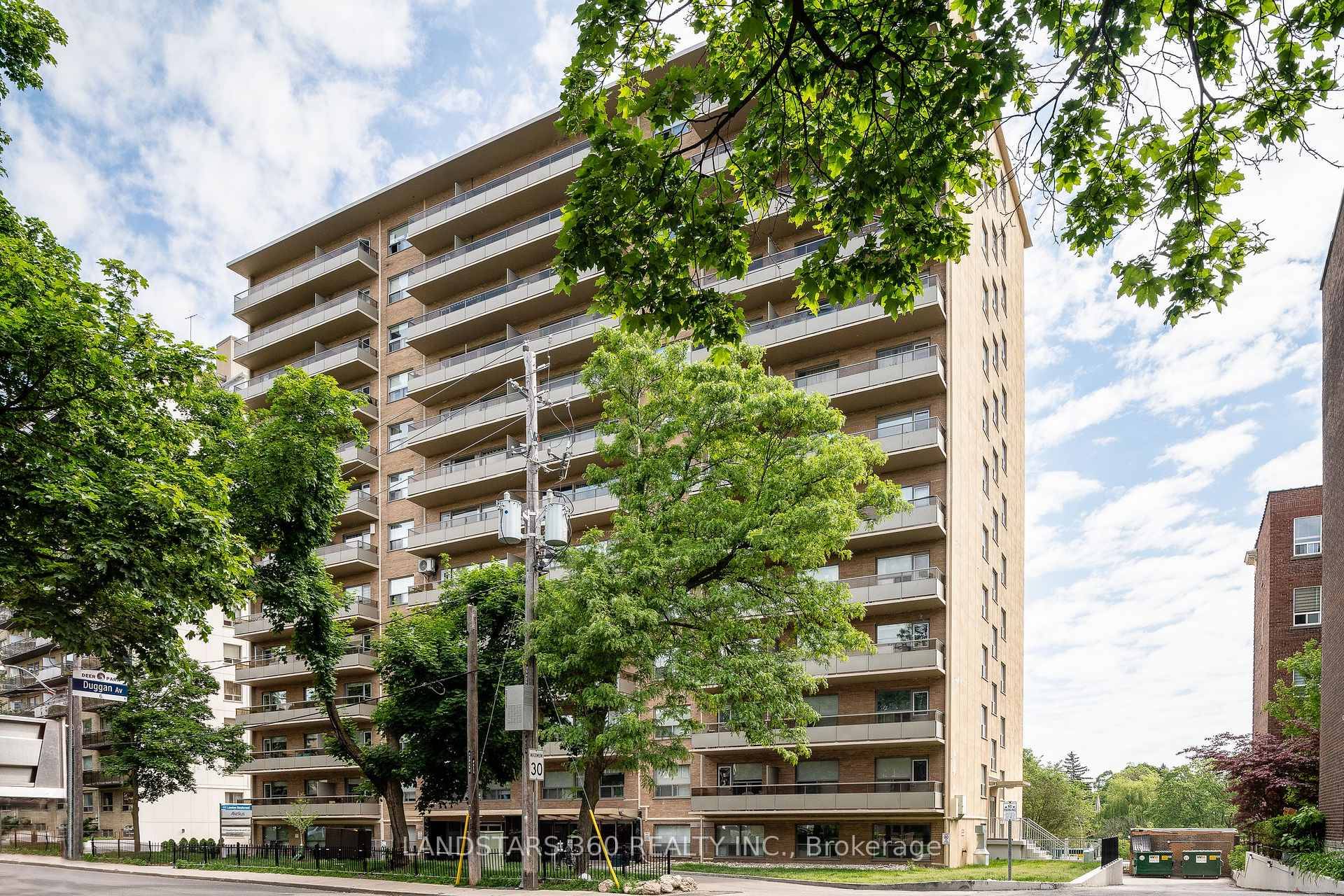 Renovated 2 bedroom unit In Prime Deer Park.