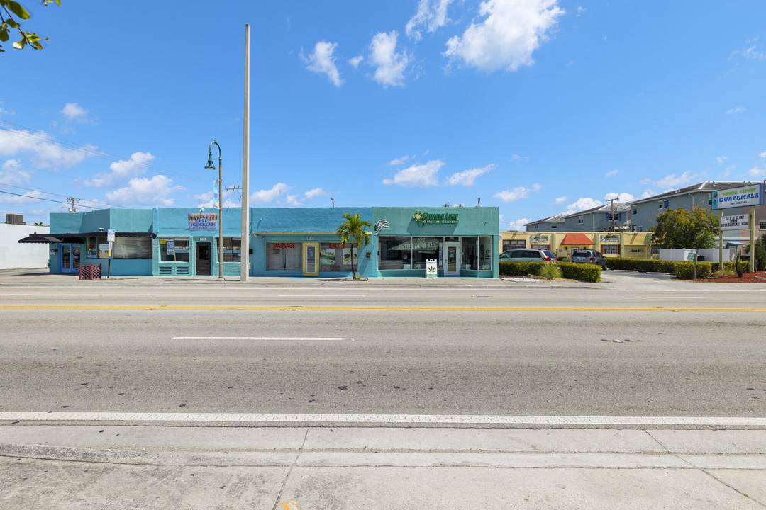 Portfolio Sale 2 properties combine together with MLS RX 11077849 326 N Dixie Hwy Lake Worth Beach.