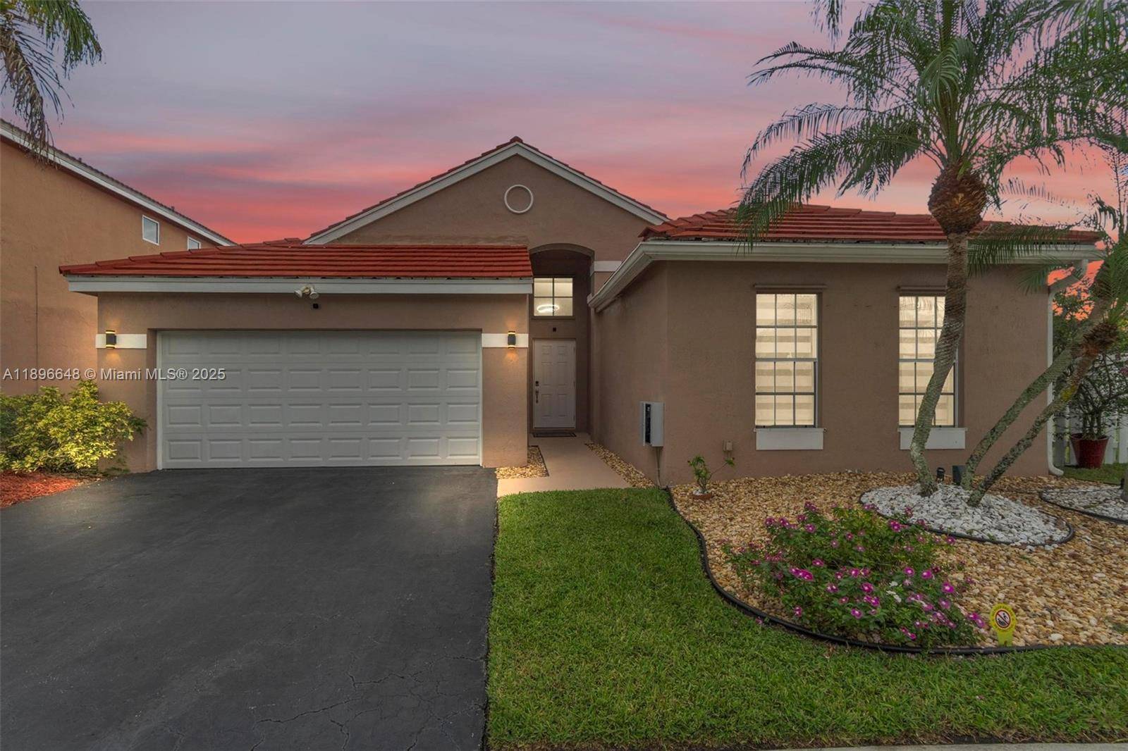 Beautiful updated 3 bedrooms 2 bathrooms corner home.