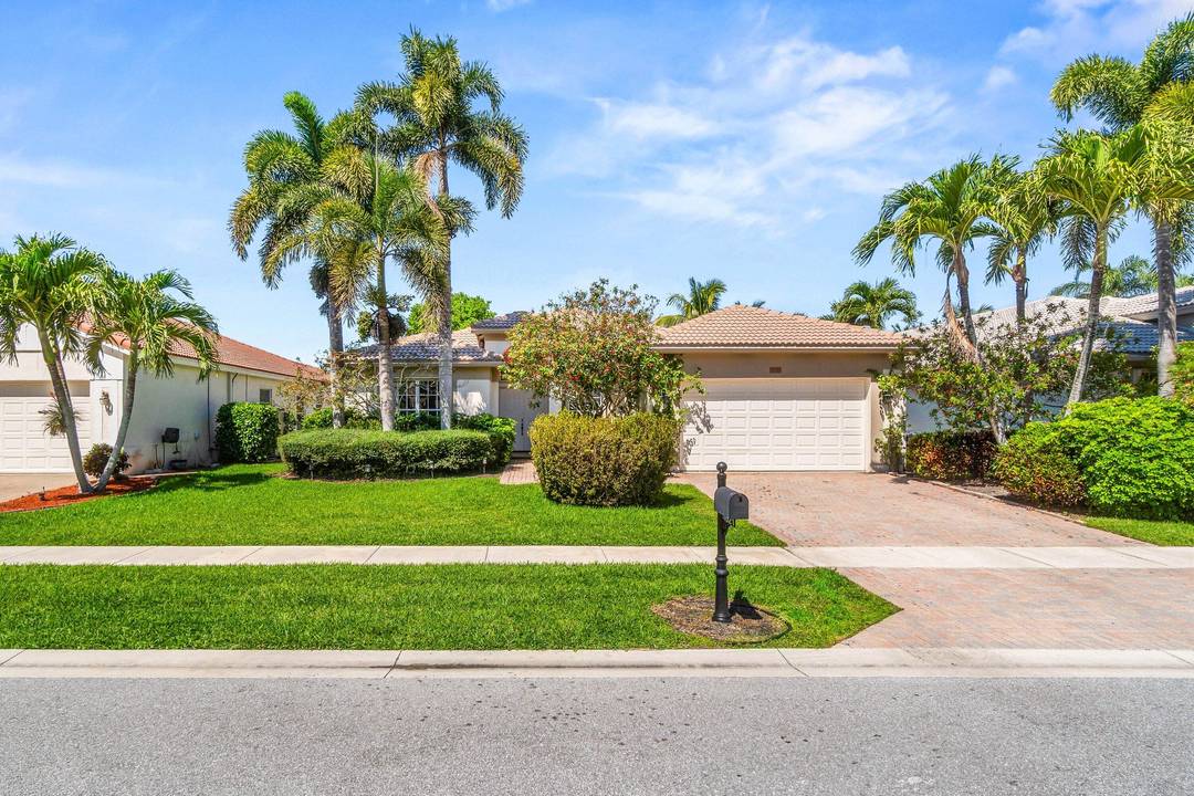 Available May 1, 2026, at 4, 000 per month for the off season, annual rental at 6, 500 per month, or for next season at 10, 000 per month.