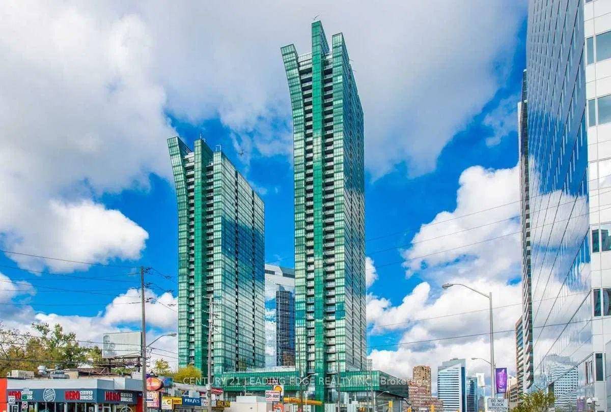 Welcome to a spectacular and modern suite in the iconic Emerald Park !