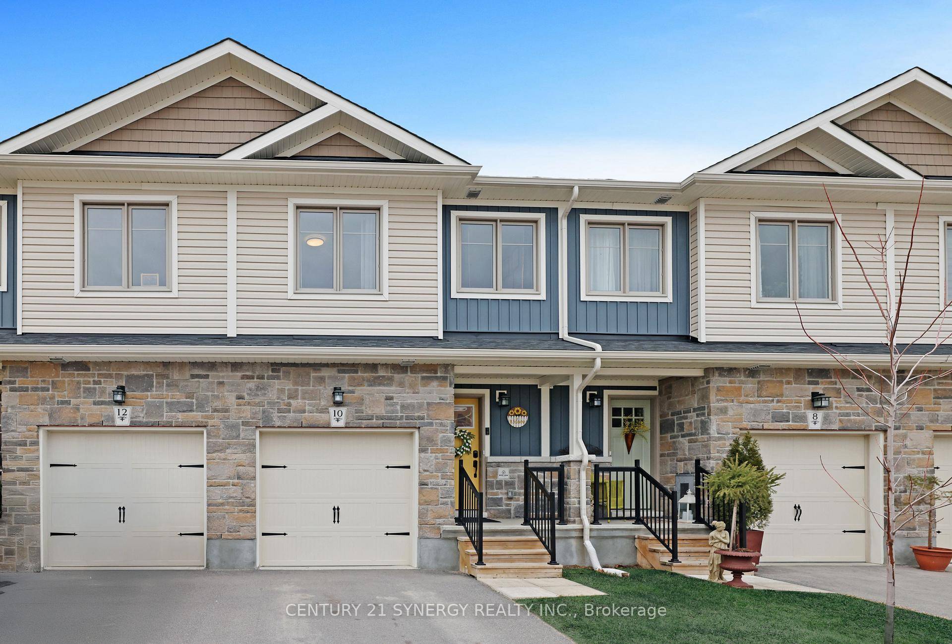 Rare location in Bellamy Farm with NO condo fees.