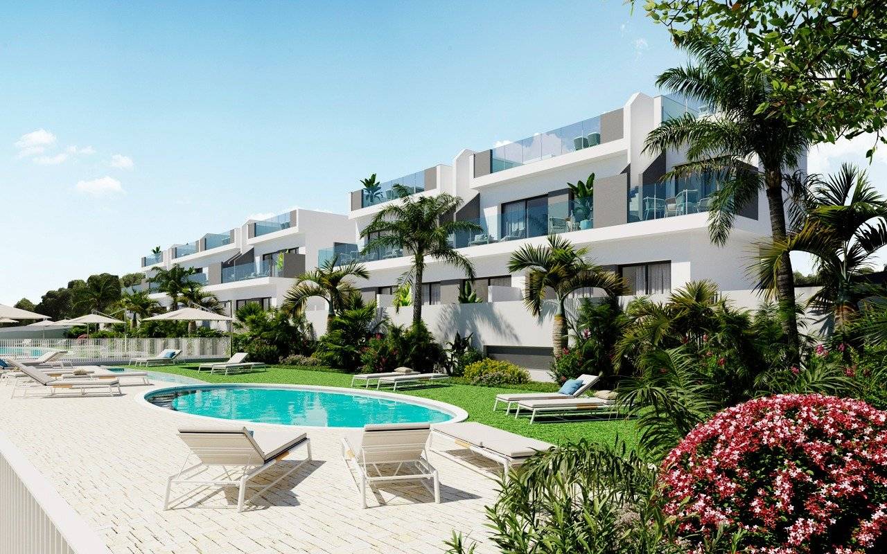 NEW BUILD RESIDENCIAL IN LOS BALCONES, TORREVIEJA New Build residential complex of semi detached villas and bungalows located in Los Balcones with the