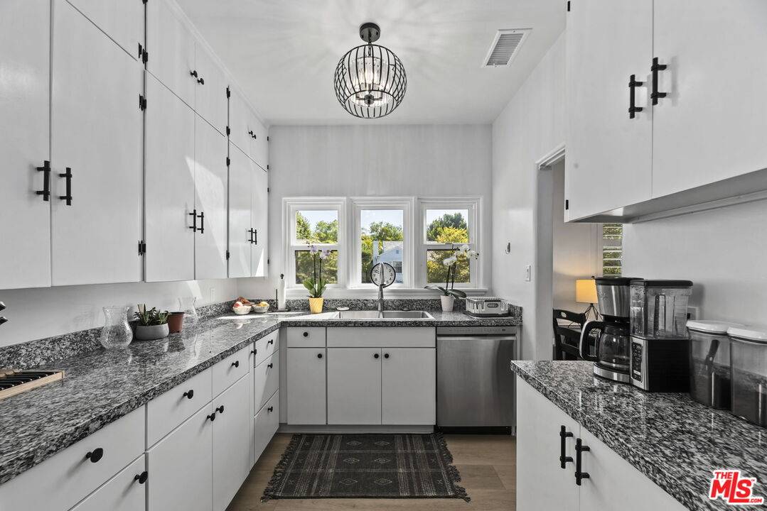1517   Glendon Ave 3BR Westwood La