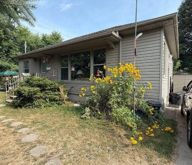 Opportunity knocks with this versatile bungalow offering two self contained units perfect for investors, multi generational families, or those looking to offset their mortgage.