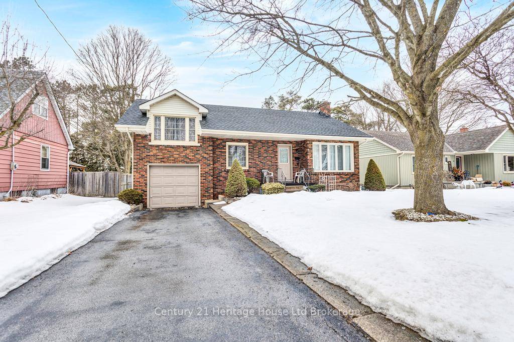 Nestled in a fantastic neighbourhood close to schools, parks, and downtown amenities, this charming all brick home offers the perfect blend of comfort, style, and convenience.