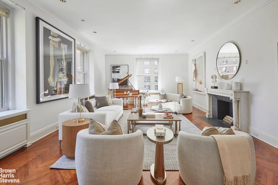 Elegant Grand Scaled 12 room on Park Avenue Reminiscent of a more refined era, this grand home is located on the ideal floor for perfect architectural and Park Avenue views.