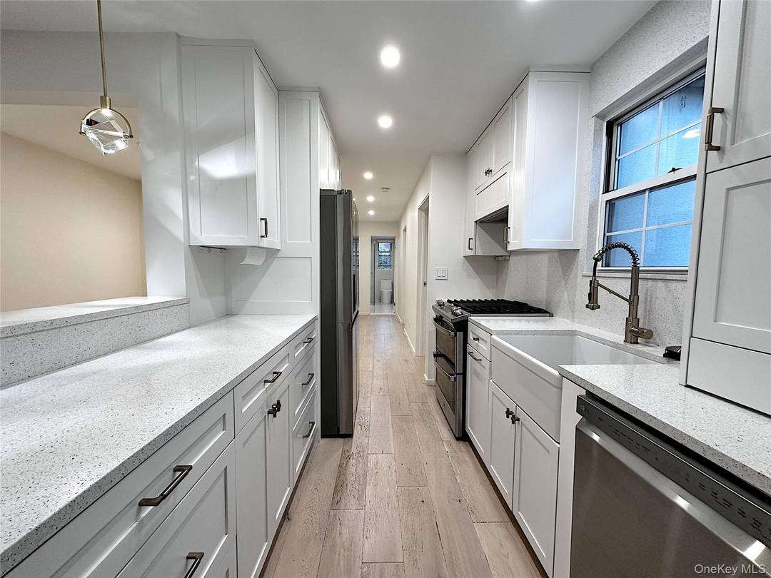 Experience the art of modern living in this beautifully renovated 2 bedroom, 2 bath residence located in the highly sought after Edgemont School District.