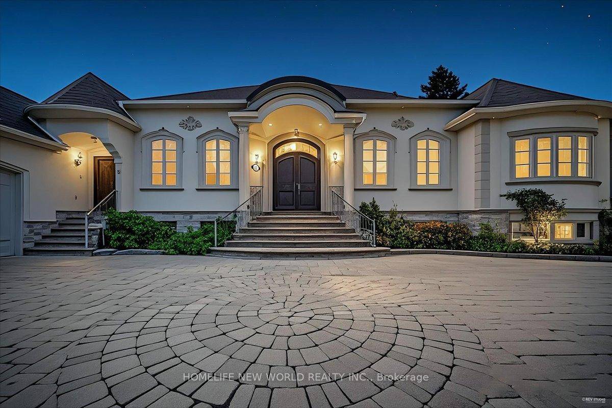 Exceptional opportunity to own a beautifully maintained bungalow nestled on a huge lot in one of the areas most prestigious and sought after communities, surrounded by luxurious multi million dollar ...