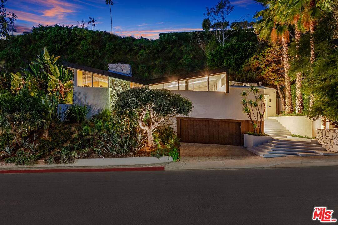 1411  RISING GLEN RD Hollywood Hills East LA