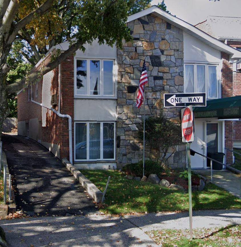 Modern mixed use building in trendy Bayside Flushing junction area.
