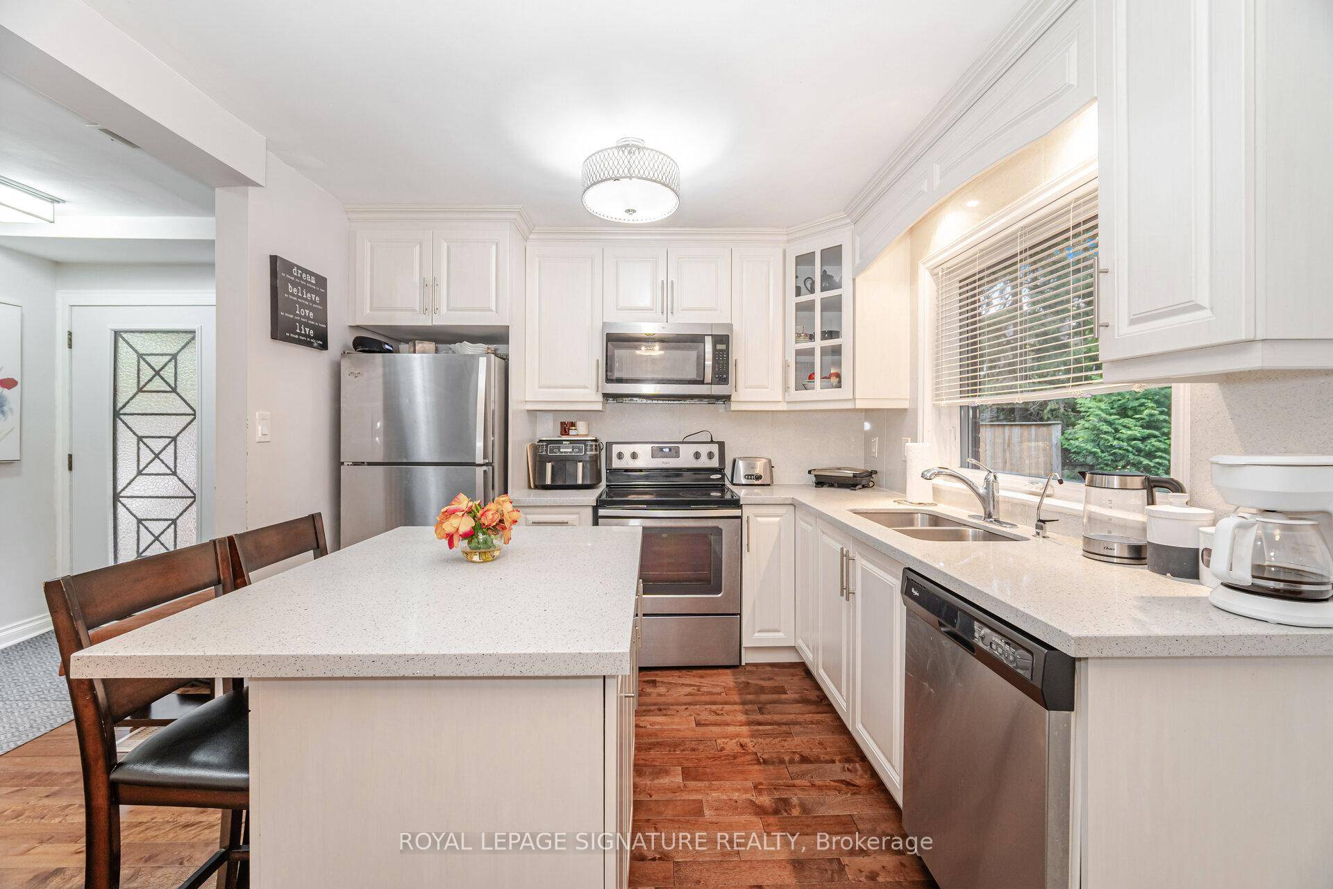 Welcome To 2259 Wiseman Court A Beautifully Maintained 3 Bedroom, 2 Bathroom Home Nestled In Mississauga's Highly Sought After Clarkson Community !