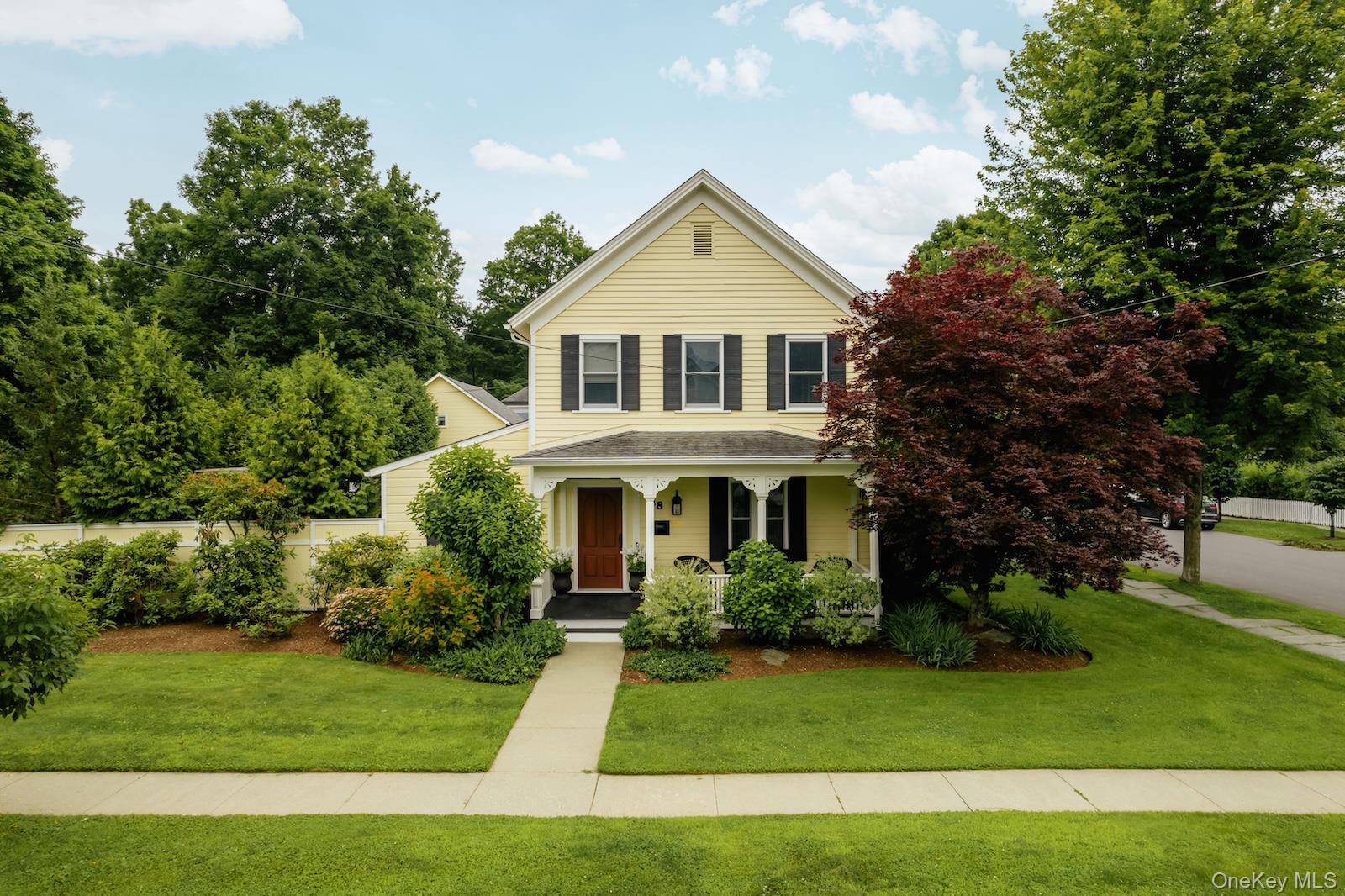 Welcome to the Buttercup House, a quintessential Rhinebeck Village home, at 38 Chestnut Street in the heart of Rhinebeck Village s Historic District.