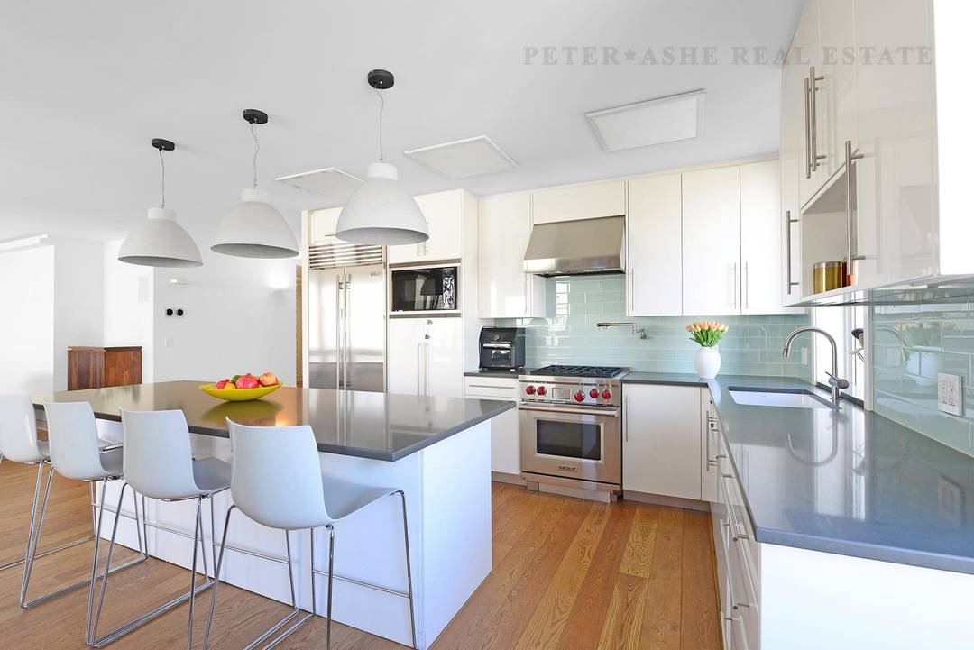 Experience the height of elegance at The Concorde Condominium, where luxury living meets sweeping views of the New York City skyline.