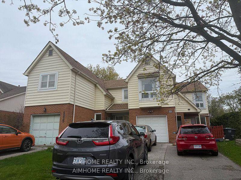 This is Great Location near to Expy, shops and schools.