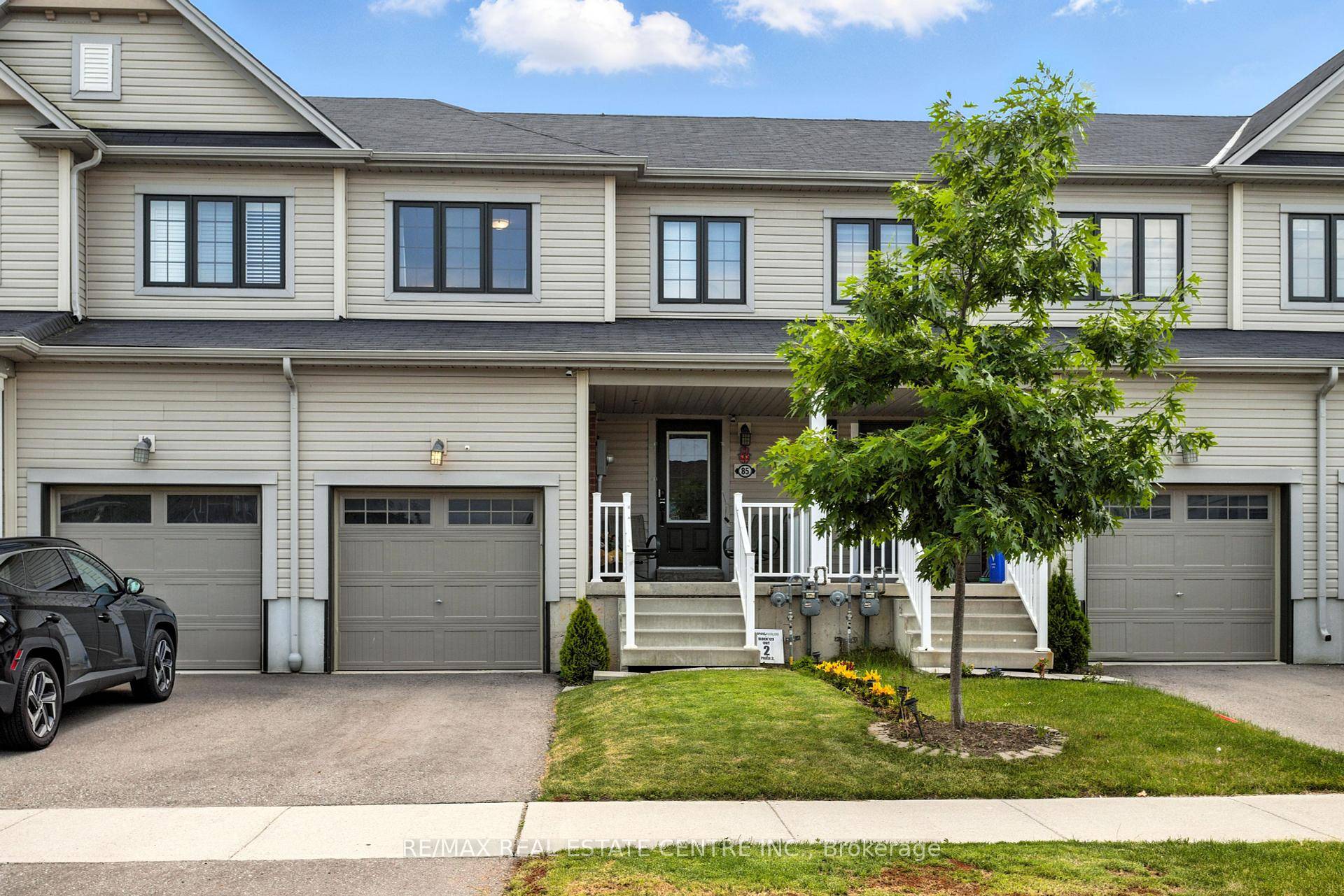 Modern Townhouse in Prime Avalon neighbourhood !