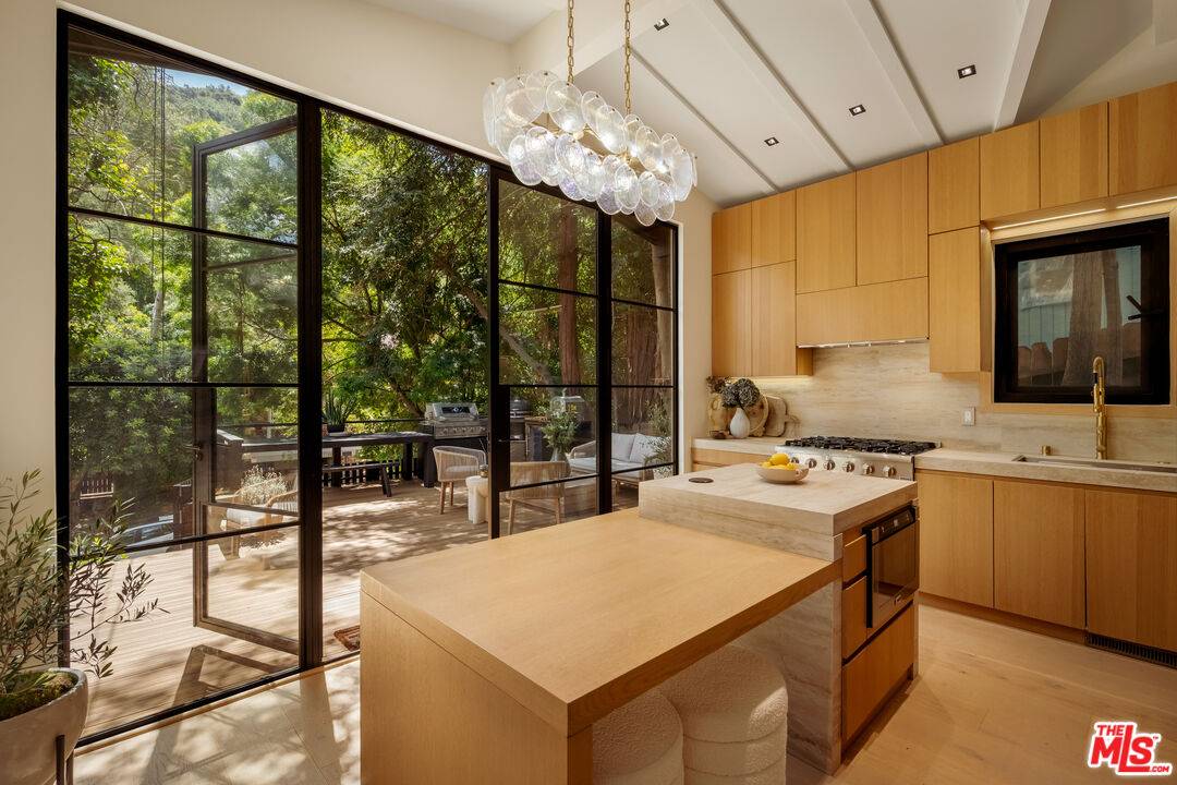 8631   Lookout Mountain Ave 3BR Hollywood Hills East La
