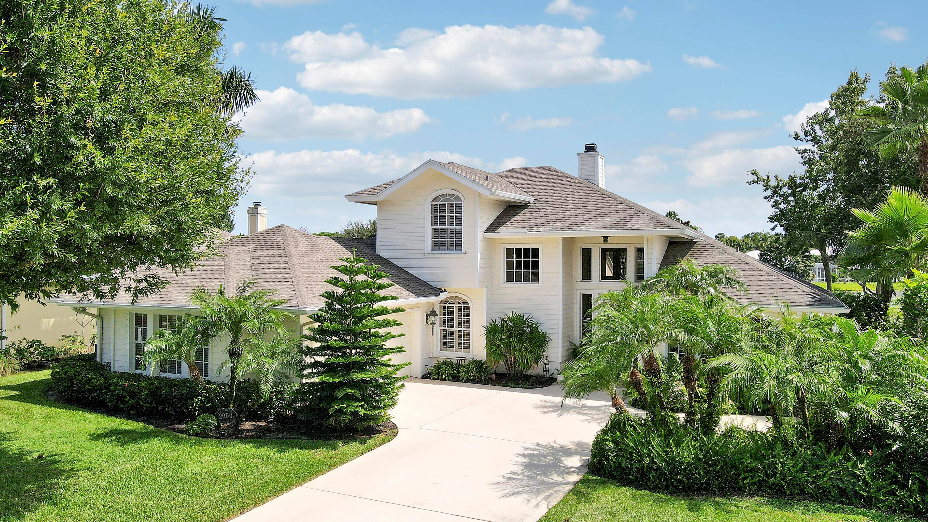 3 bedroom CBS lakefront home in highly desirable neighborhood of Danforth in Palm City.