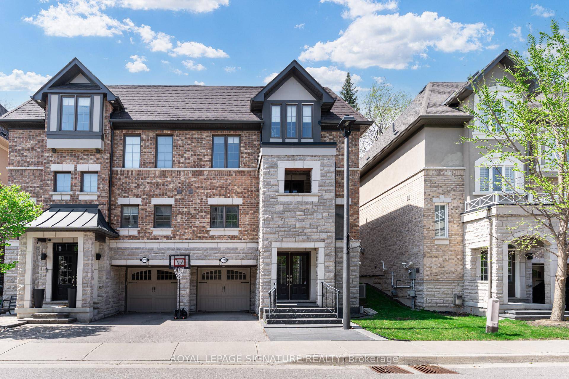 Modern Living in Prime Lakeview.