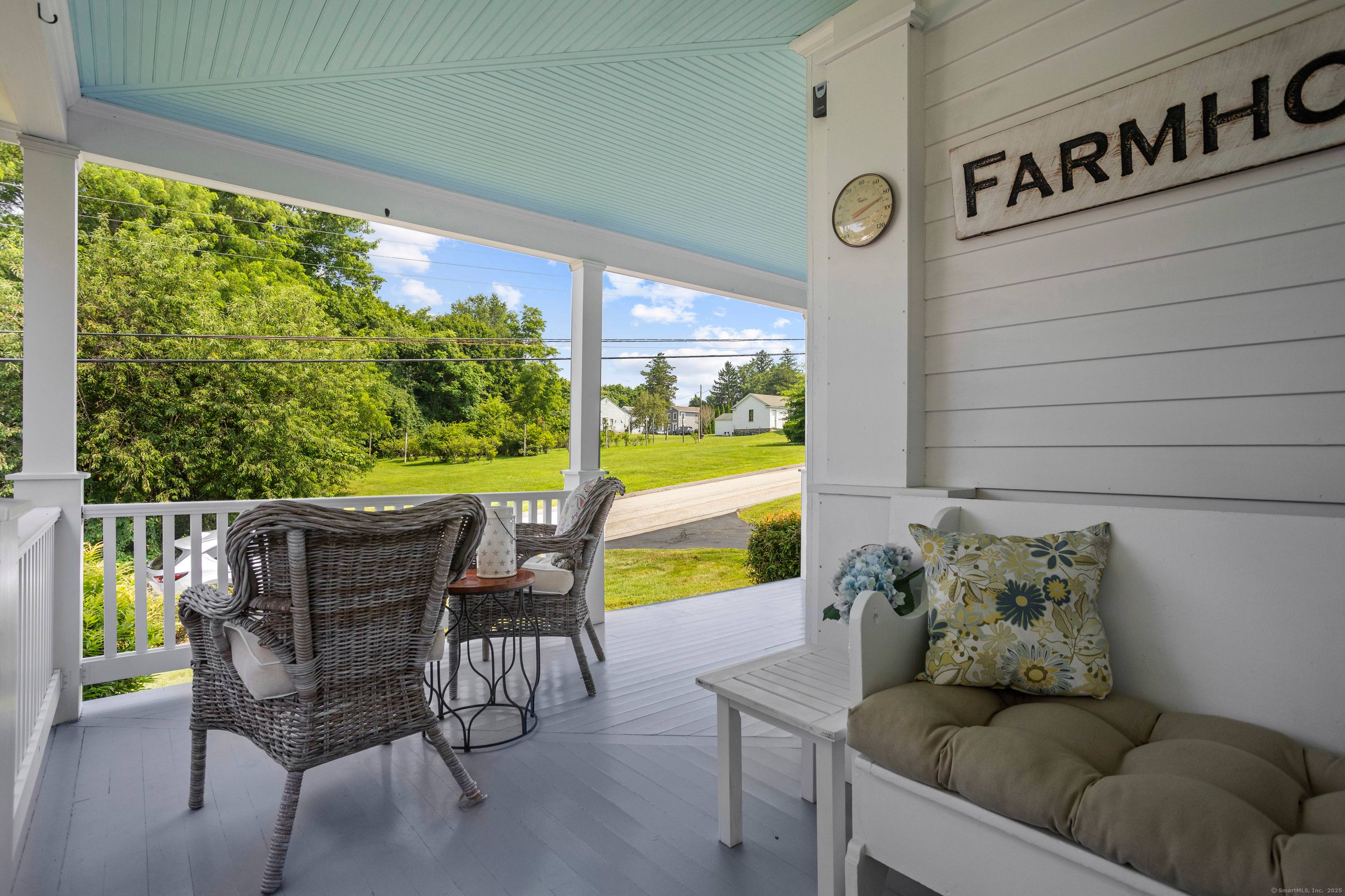 Reserve your summer 2026 accommodation at the distinguished Farmhouse in Downtown Mystic, available for monthly rental from June through August.