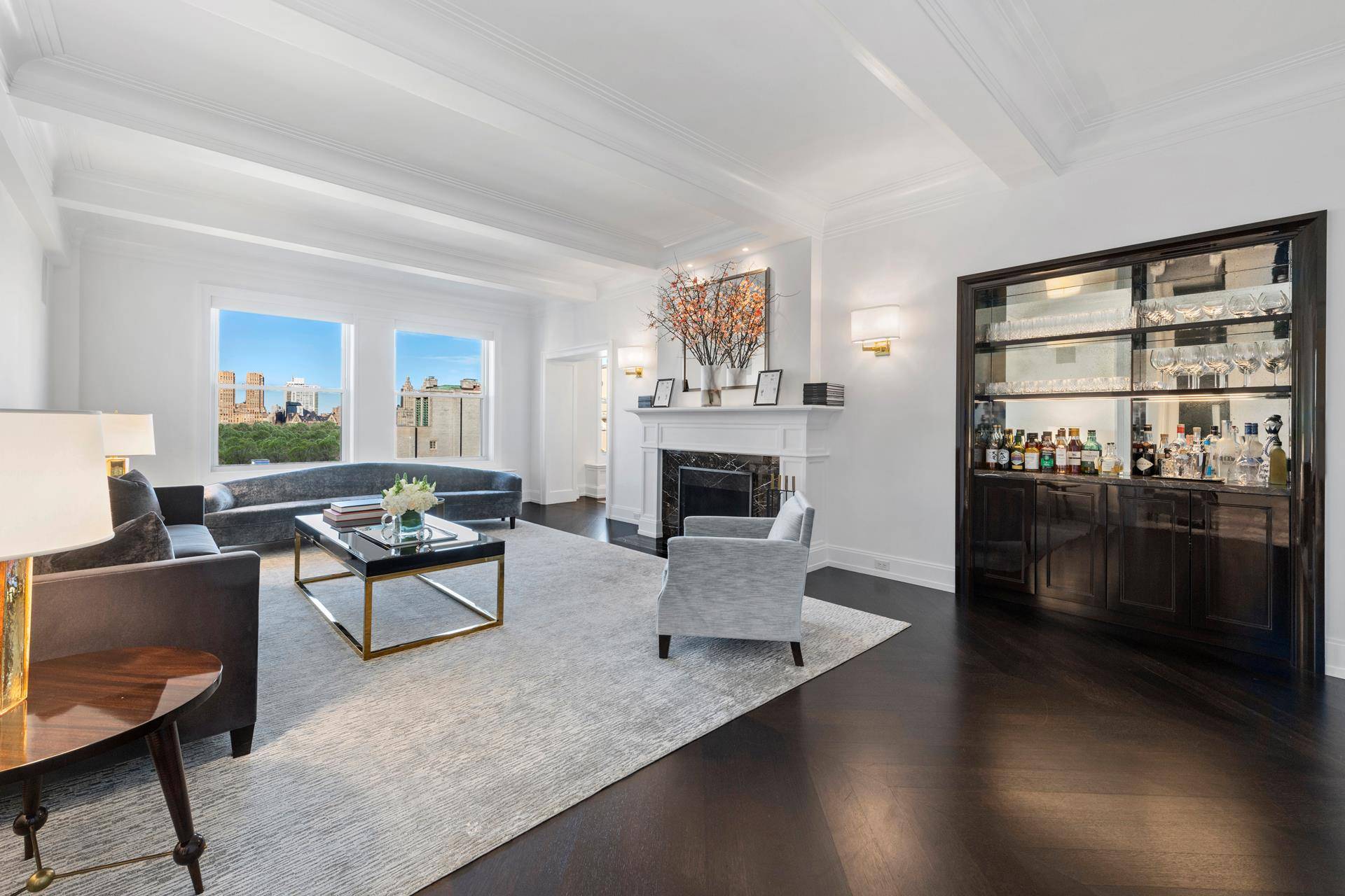 Move right in, No work needed, Mint Condition, Location, Light, Views, Space !