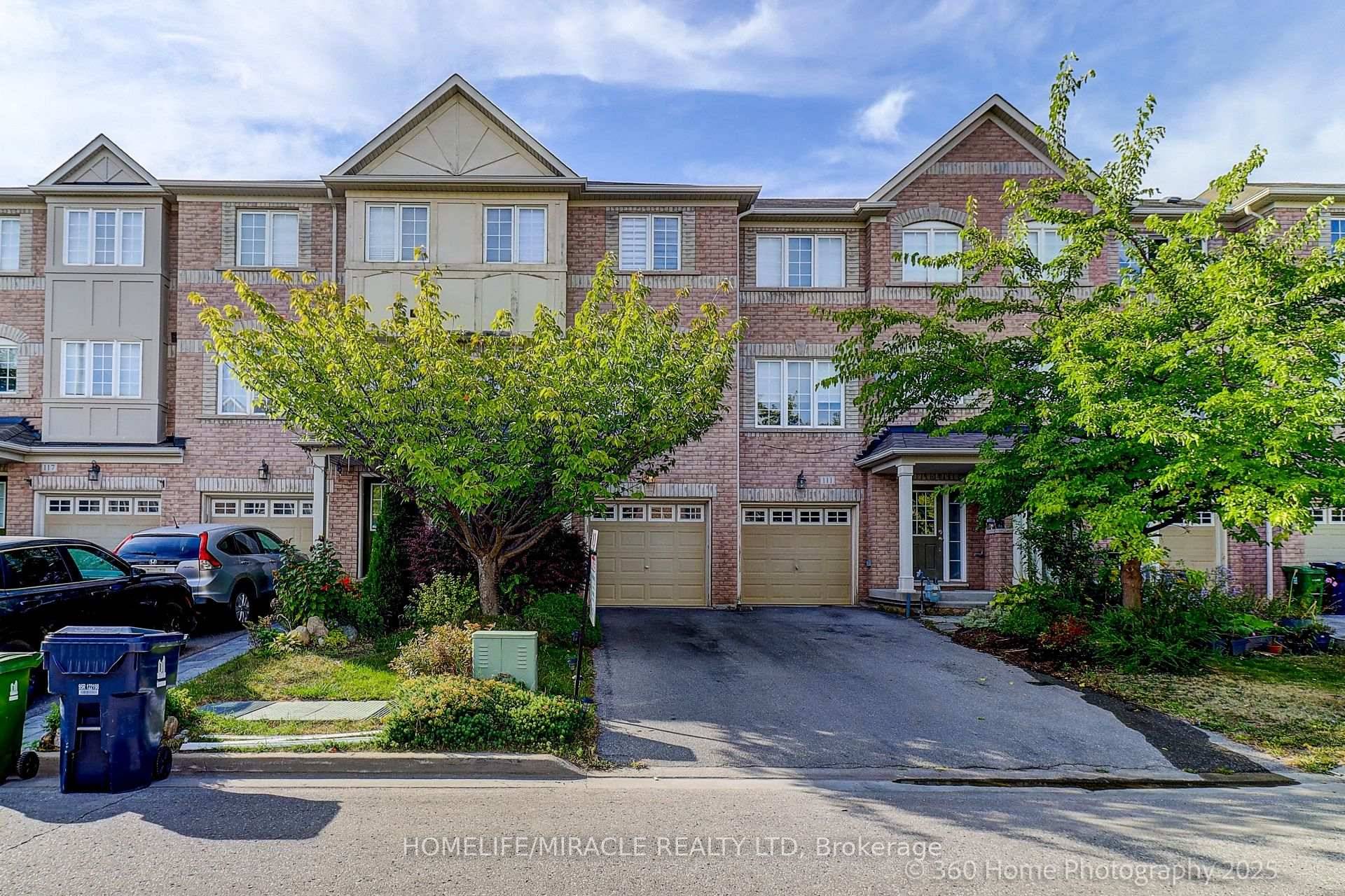 Welcome to this stunning townhome, offering the privacy and feel of a home with over 1926 sq.