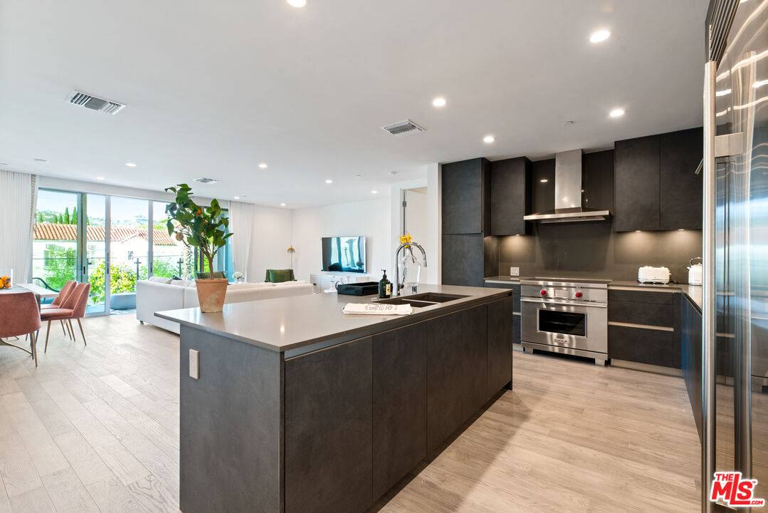 728  N Sweetzer Ave 2BR Sunset Strip La