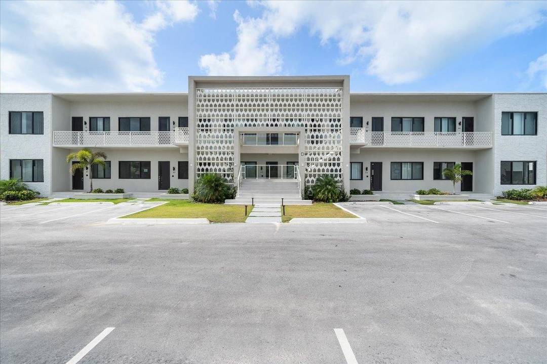 LOVE BEACH Half Duplex New-Providence