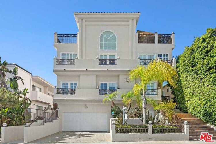 11723 Mayfield Ave 4BR Brentwood La