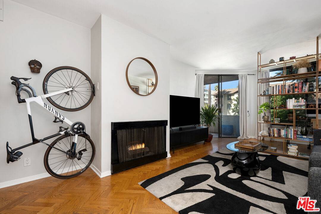 1745   Camino Palmero St 1BR Hollywood Hills East La