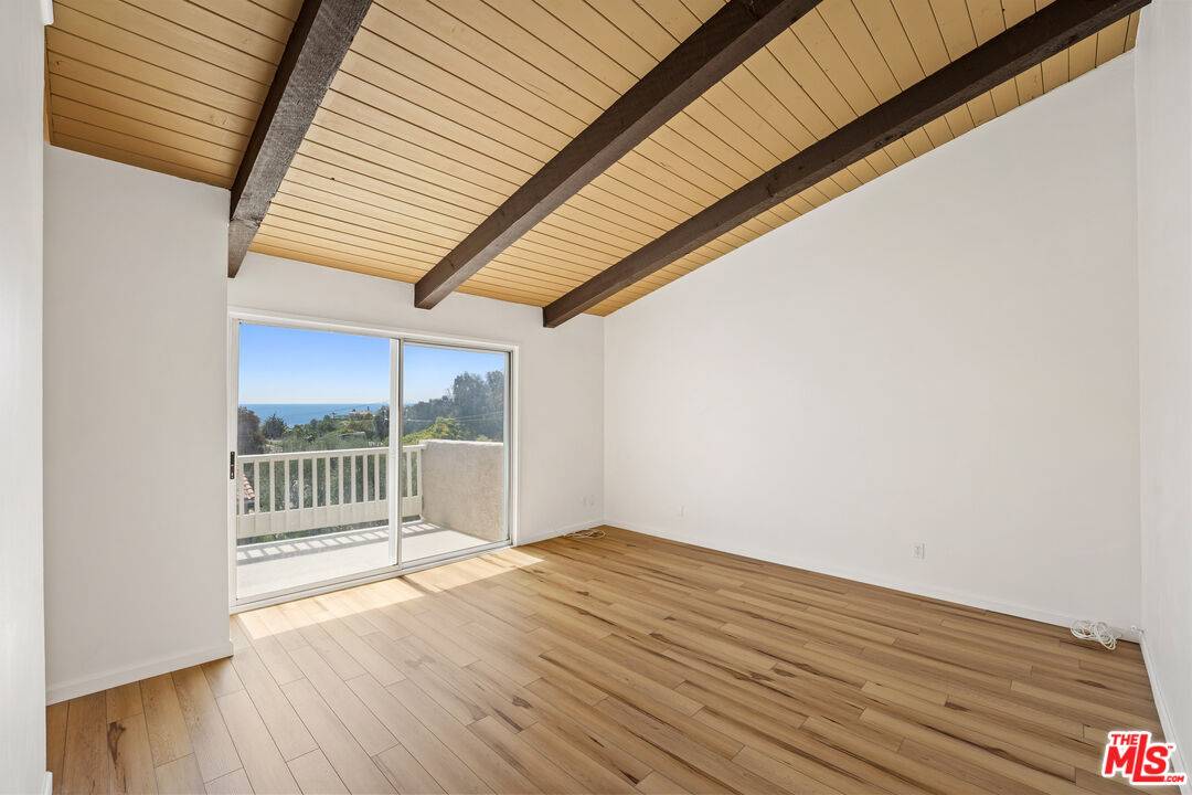 28288   Rey De Copas Ln 2BR Malibu La